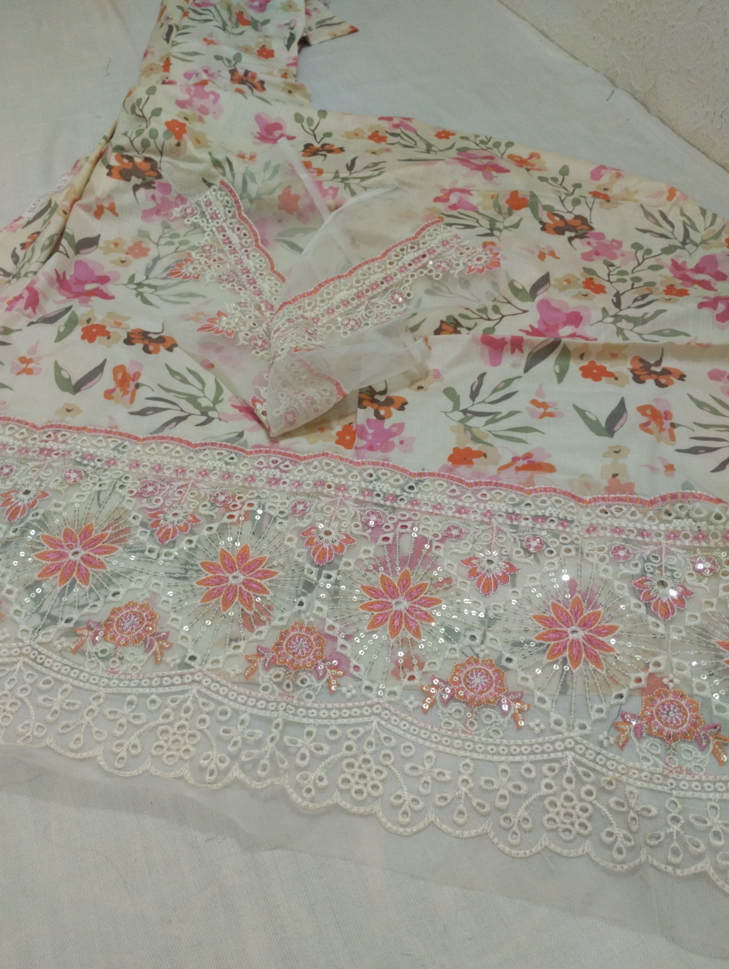 Crimson Premium Lawn 3PC - luxury Chiffon Dupatta"